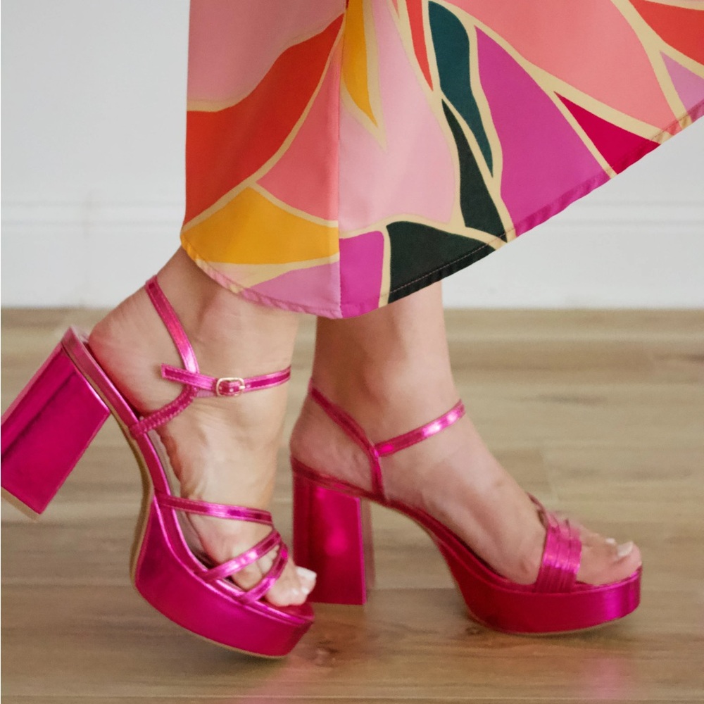 Strikeout Metallic Women's Pink Platform Heels NWT